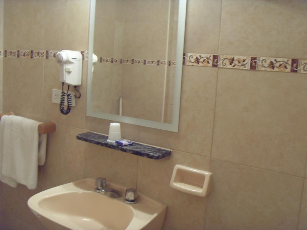 Hotel Embajador Rosario Kamer foto