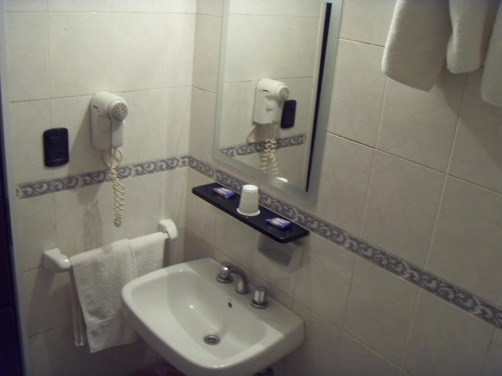 Hotel Embajador Rosario Buitenkant foto